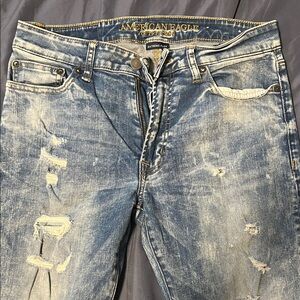 American Eagle Outfitters Men's Light Blue Distressed Jeans